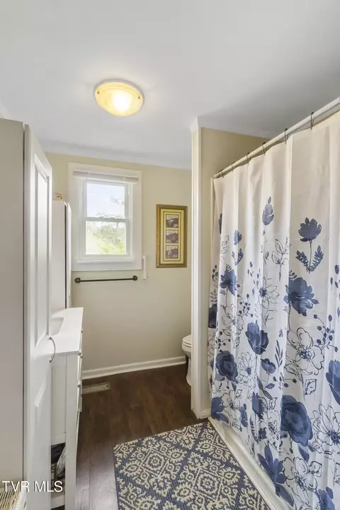 Bath - 915 Ottway Rd Greeneville Tn 37745, Greeneville, TN 37745 photo 1 of 2