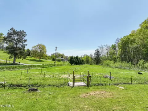 Exterior - 915 Ottway Rd Greeneville Tn 37745, Greeneville, TN 37745 photo 17 of 20