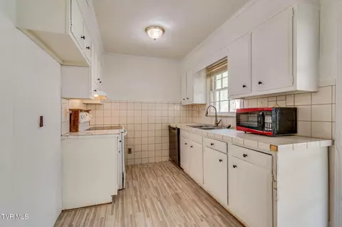 Kitchen - 105 Deaton Street Erwin Tn 37650, Erwin, TN 37650 photo 2 of 3