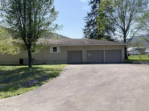 Exterior - 124 Cates Corner Road Hampton Tn 37658, Hampton, TN 37658 photo 4 of 5