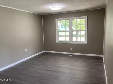 Living - 124 Cates Corner Road Hampton Tn 37658, Hampton, TN 37658 photo 7 of 8