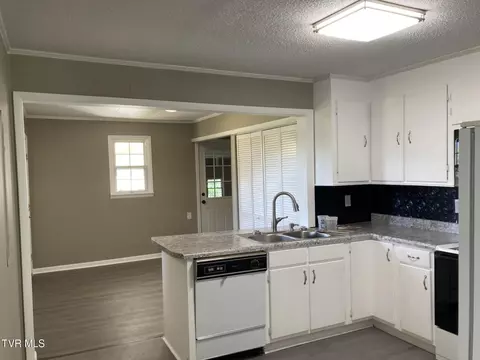 Kitchen - 124 Cates Corner Road Hampton Tn 37658, Hampton, TN 37658 photo 2 of 3