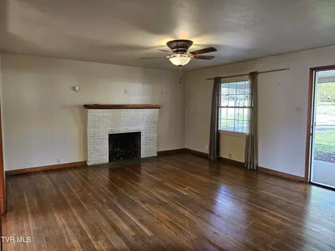 Living - 345 E 4th Avenue Avenue Watauga Tn 37694, Watauga, TN 37694 photo 1 of 3