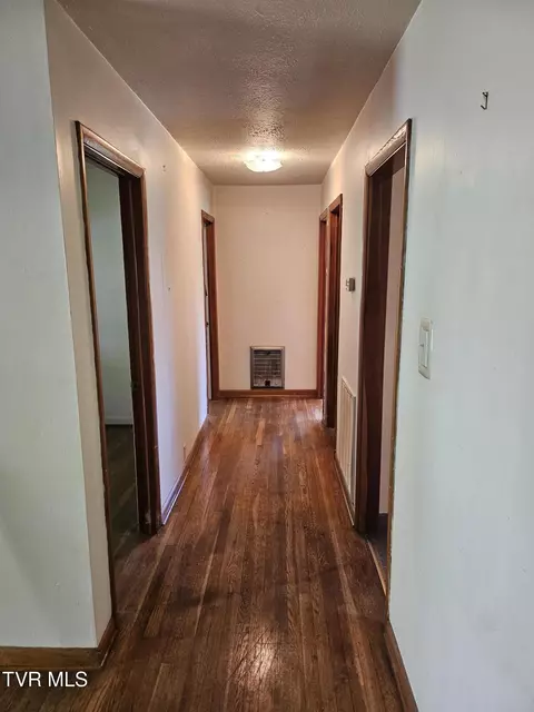Entry Way - 345 E 4th Avenue Avenue Watauga Tn 37694, Watauga, TN 37694 photo 1 of 1