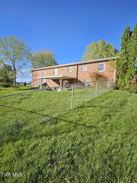 Exterior - 345 E 4th Avenue Avenue Watauga Tn 37694, Watauga, TN 37694 photo 3 of 5