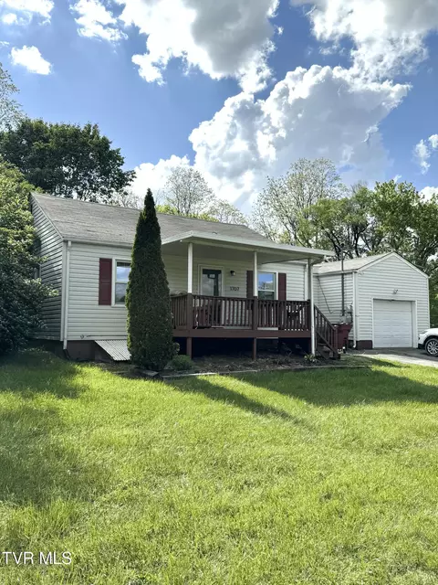 1707 E Oakland Avenue Johnson City Tn 37601, Johnson City, TN 37601