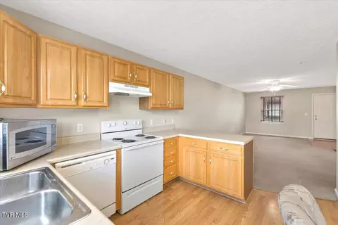 Kitchen - 529 Beaverview Drive Bristol Va 24201, Bristol, VA 24201 photo 1 of 4