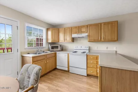 Kitchen - 529 Beaverview Drive Bristol Va 24201, Bristol, VA 24201 photo 3 of 4