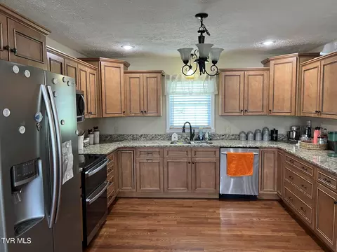 Kitchen - 9774 Shadow Brook Drive Wise Va 24293, Wise, VA 24293 photo 3 of 7