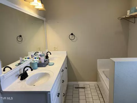Bath - 9774 Shadow Brook Drive Wise Va 24293, Wise, VA 24293 photo 2 of 7