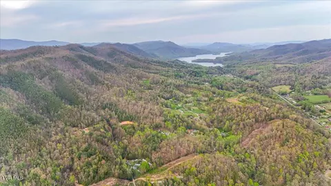 110 Kings Cove Road Hampton Tn 37658, Hampton, TN 37658