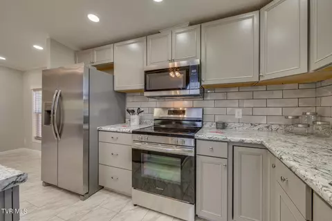 Kitchen - 625 Arrowhead Loop Midway Tn 37809, Midway, TN 37809 photo 4 of 4