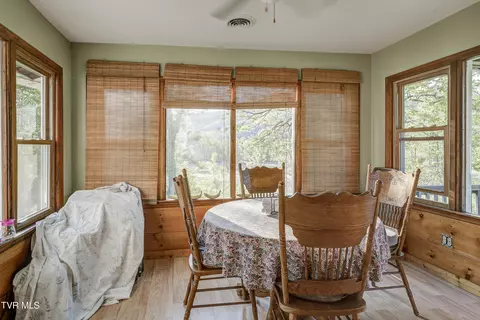 Dining - 701 Bailey Lane Erwin Tn 37650, Erwin, TN 37650 photo 2 of 2