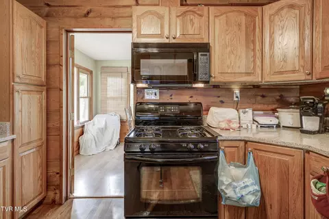 Kitchen - 701 Bailey Lane Erwin Tn 37650, Erwin, TN 37650 photo 4 of 4
