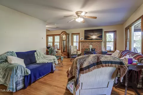 Living - 701 Bailey Lane Erwin Tn 37650, Erwin, TN 37650 photo 1 of 3