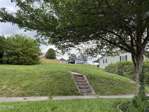 725 E Sullivan Street Kingsport Tn 37660, Kingsport, TN 37660