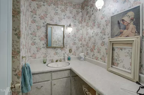 Bath - 600 Valley Avenue Erwin Tn 37650, Erwin, TN 37650 photo 1 of 5