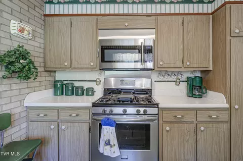 Kitchen - 600 Valley Avenue Erwin Tn 37650, Erwin, TN 37650 photo 2 of 4