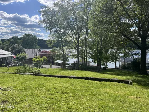 1033 Haw Ridge Road Piney Flats Tn 37686, Piney Flats, TN 37686