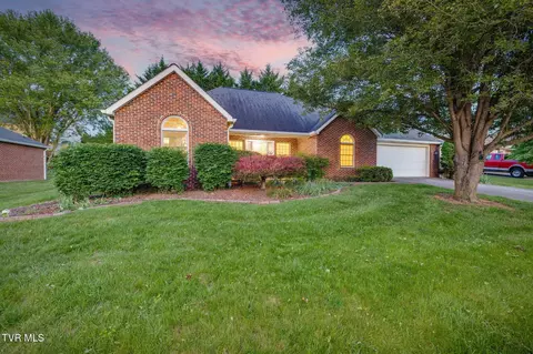 13 Larchmont Lane Johnson City Tn 37604, Johnson City, TN 37604