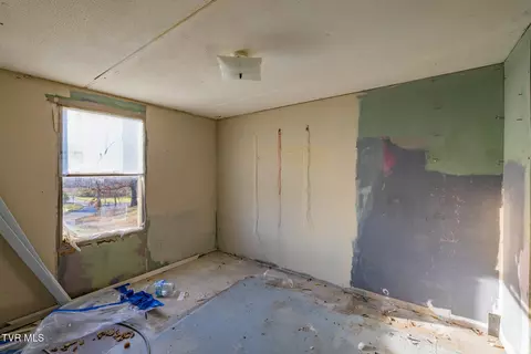 Bedroom - 213 Fox Road Chuckey Tn 37641, Chuckey, TN 37641 photo 4 of 4