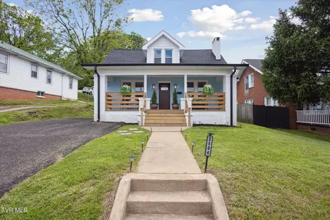 2504 Fort Henry Drive Kingsport Tn 37664, Kingsport, TN 37664