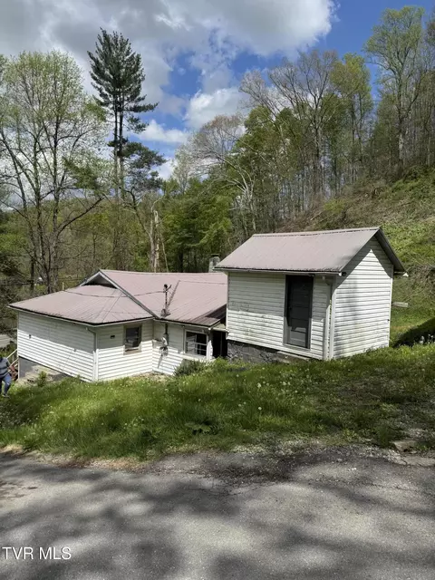 Exterior - 11590 Cedar Road Pound Va 24279, Pound, VA 24279 photo 3 of 5