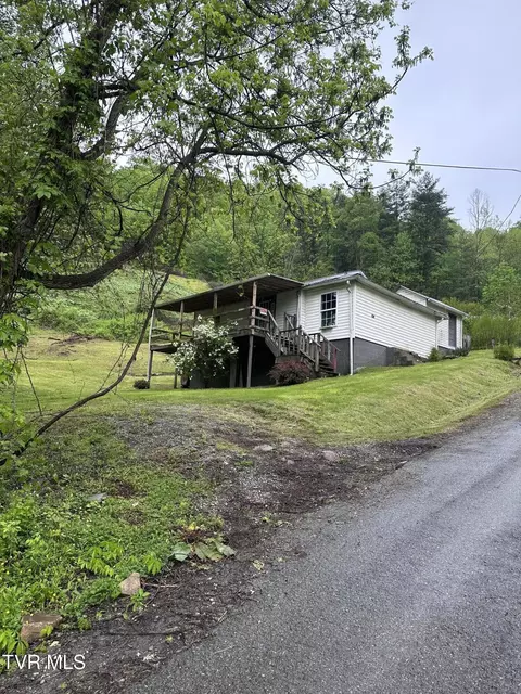 11590 Cedar Road Pound Va 24279, Pound, VA 24279