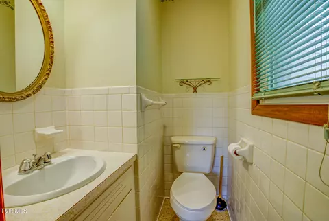 Bath - 135 Abc Road Limestone Tn 37681, Limestone, TN 37681 photo 3 of 4