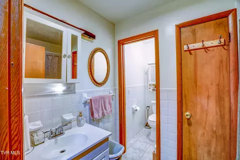 Bath - 135 Abc Road Limestone Tn 37681, Limestone, TN 37681 photo 1 of 4