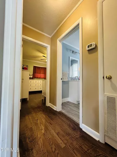 Entry Way - 312 Colonial Circle Greeneville Tn 37745, Greeneville, TN 37745 photo 4 of 8