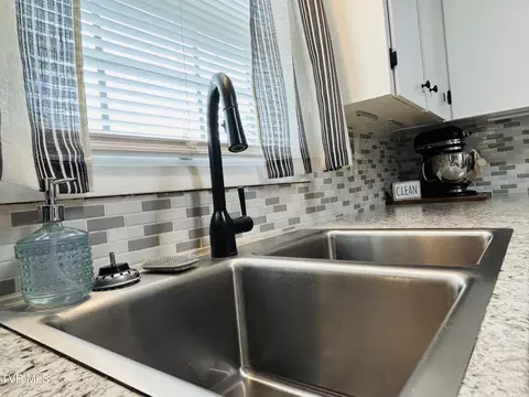 Kitchen - 312 Colonial Circle Greeneville Tn 37745, Greeneville, TN 37745 photo 5 of 6