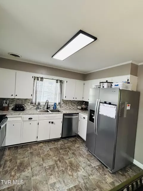 Kitchen - 312 Colonial Circle Greeneville Tn 37745, Greeneville, TN 37745 photo 1 of 6