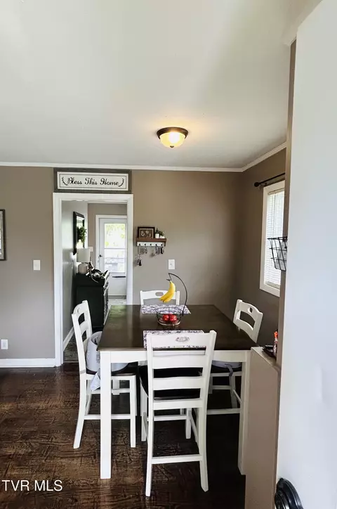 Dining - 312 Colonial Circle Greeneville Tn 37745, Greeneville, TN 37745 photo 2 of 2