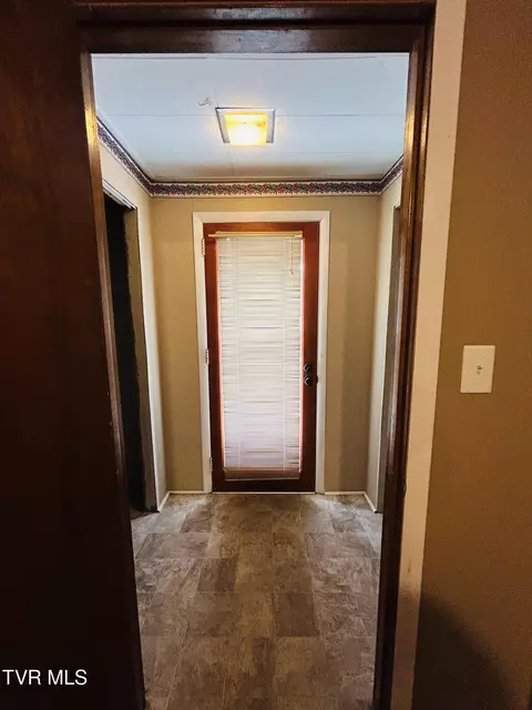 Entry Way - 312 Colonial Circle Greeneville Tn 37745, Greeneville, TN 37745 photo 8 of 8