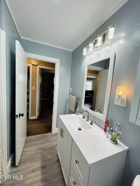 Bath - 312 Colonial Circle Greeneville Tn 37745, Greeneville, TN 37745 photo 2 of 5
