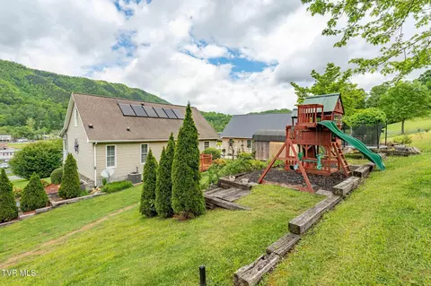 522 Crook Street Hampton Tn 37658, Hampton, TN 37658 photo 12