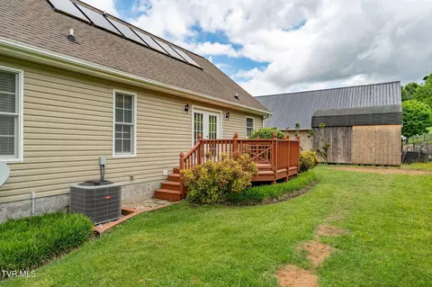 522 Crook Street Hampton Tn 37658, Hampton, TN 37658 photo 18