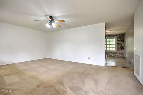 Living - 18505 Ironwood Loop Abingdon Va 24210, Abingdon, VA 24210 photo 3 of 4