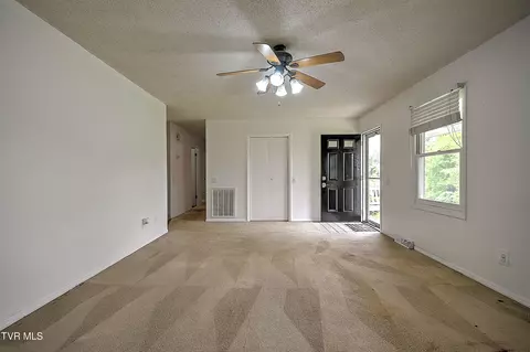 Living - 18505 Ironwood Loop Abingdon Va 24210, Abingdon, VA 24210 photo 4 of 4