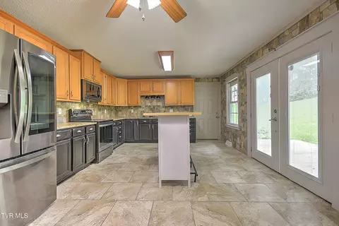 Kitchen - 18505 Ironwood Loop Abingdon Va 24210, Abingdon, VA 24210 photo 10 of 11