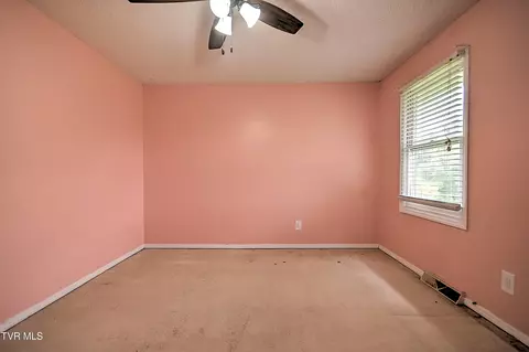Bedroom - 18505 Ironwood Loop Abingdon Va 24210, Abingdon, VA 24210 photo 2 of 11