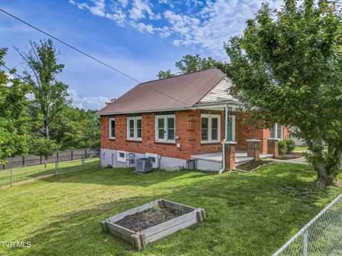Exterior - 326 Cherry Street Greeneville Tn 37745, Greeneville, TN 37745 photo 4 of 6