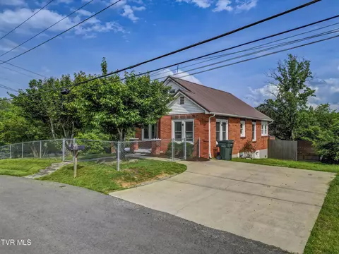 Exterior - 326 Cherry Street Greeneville Tn 37745, Greeneville, TN 37745 photo 3 of 6