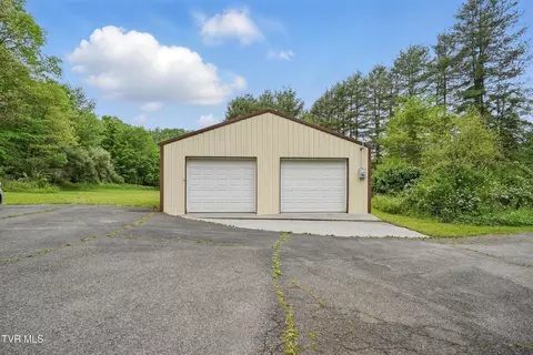 Exterior - 8020 Rock Switch Road Wise Va 24293, Wise, VA 24293 photo 3 of 10