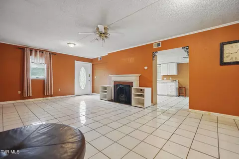 Living - 8020 Rock Switch Road Wise Va 24293, Wise, VA 24293 photo 1 of 5
