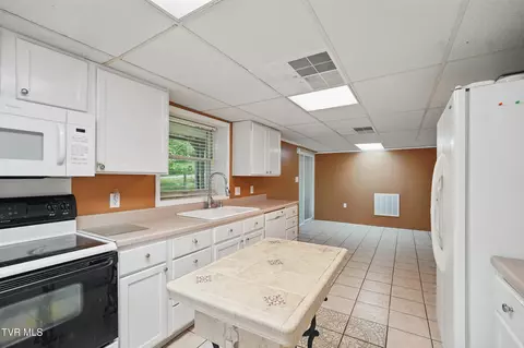 Kitchen - 8020 Rock Switch Road Wise Va 24293, Wise, VA 24293 photo 2 of 2