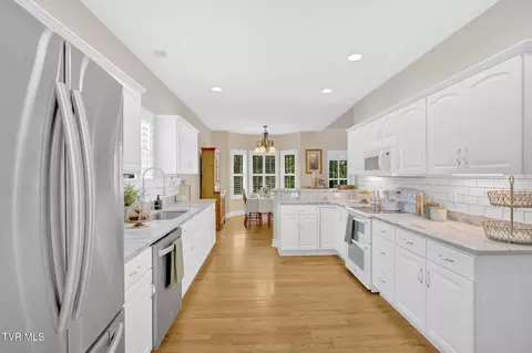 Kitchen - 5 Fox Run Lane Johnson City Tn 37604, Johnson City, TN 37604 photo 3 of 3