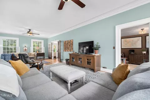 Living - 2107 Bartlett Street Johnson City Tn 37601, Johnson City, TN 37601 photo 5 of 8