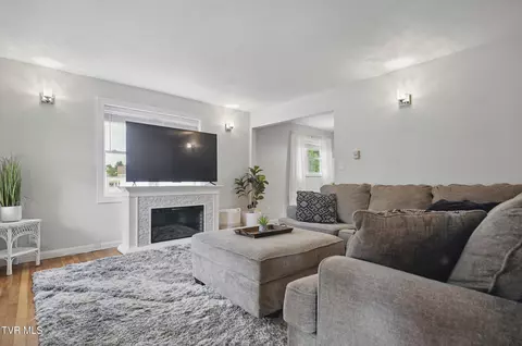 Living - 744 NE Hurricane Road Wise Va 24293, Wise, VA 24293 photo 1 of 3